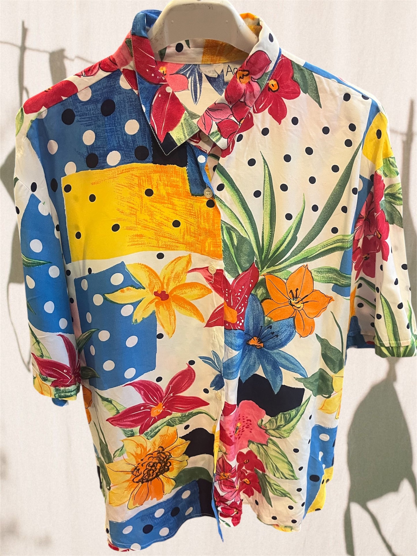 Vintage button up polka dot floral shirt .Fits best S/M