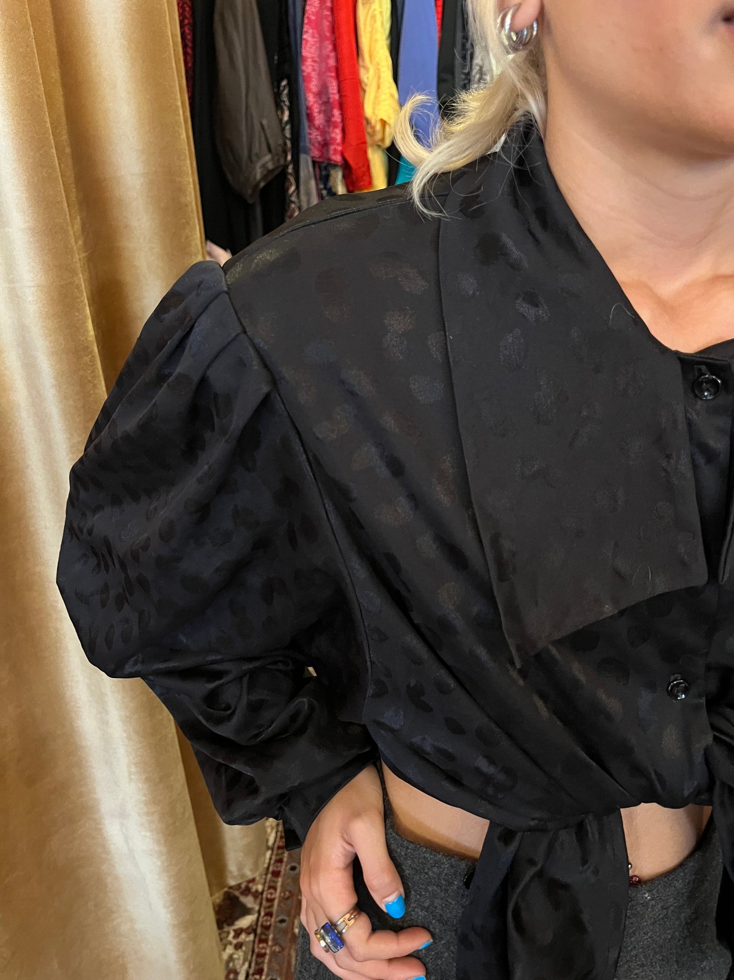 Vintage button up puffy sleeved shirt