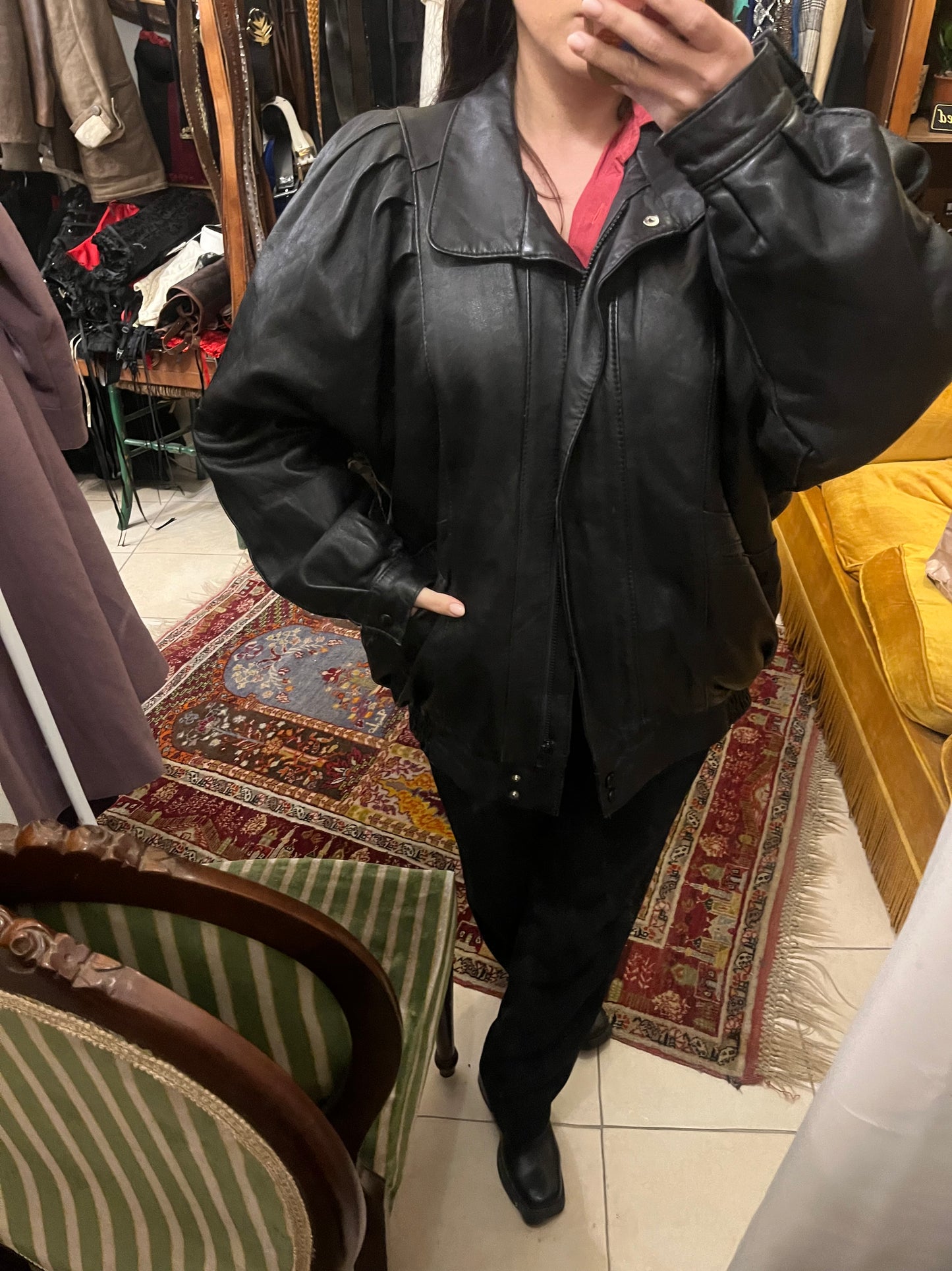 80s zip up two pocket genuine leather jacket .Fits best L .