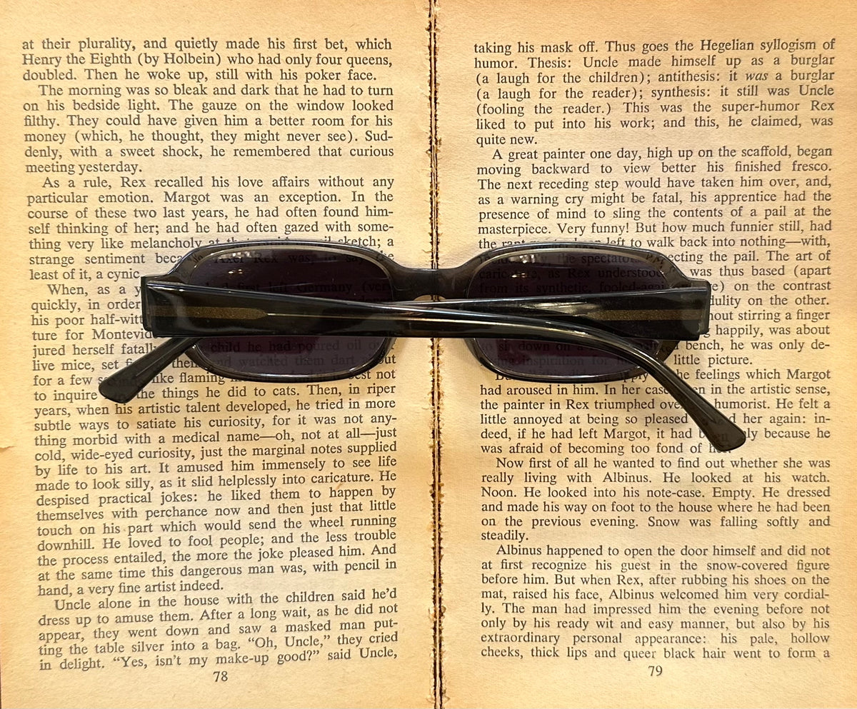 Black Oval Vintage Glasses