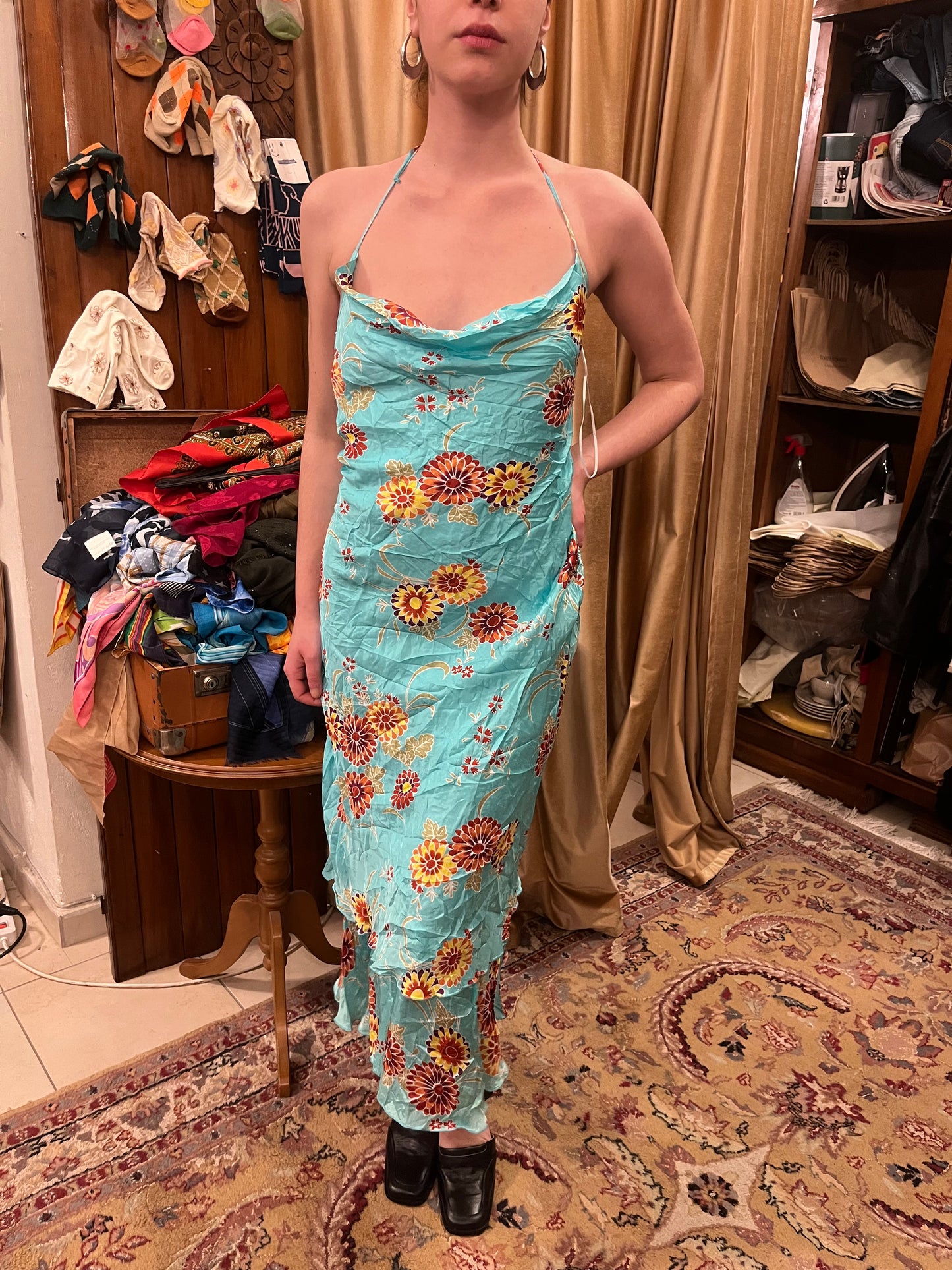 90s floral halter dress.Fits best M