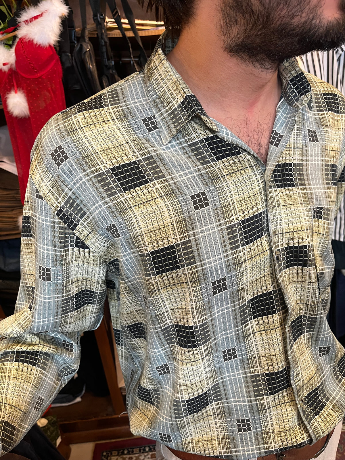 Vintage button up funky shirt