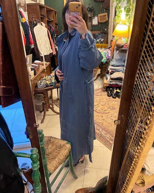 Gorgeous Cobalt blue maxi trench coat with  warm lining 🫠♥️Fits best L 
50 € + shipping