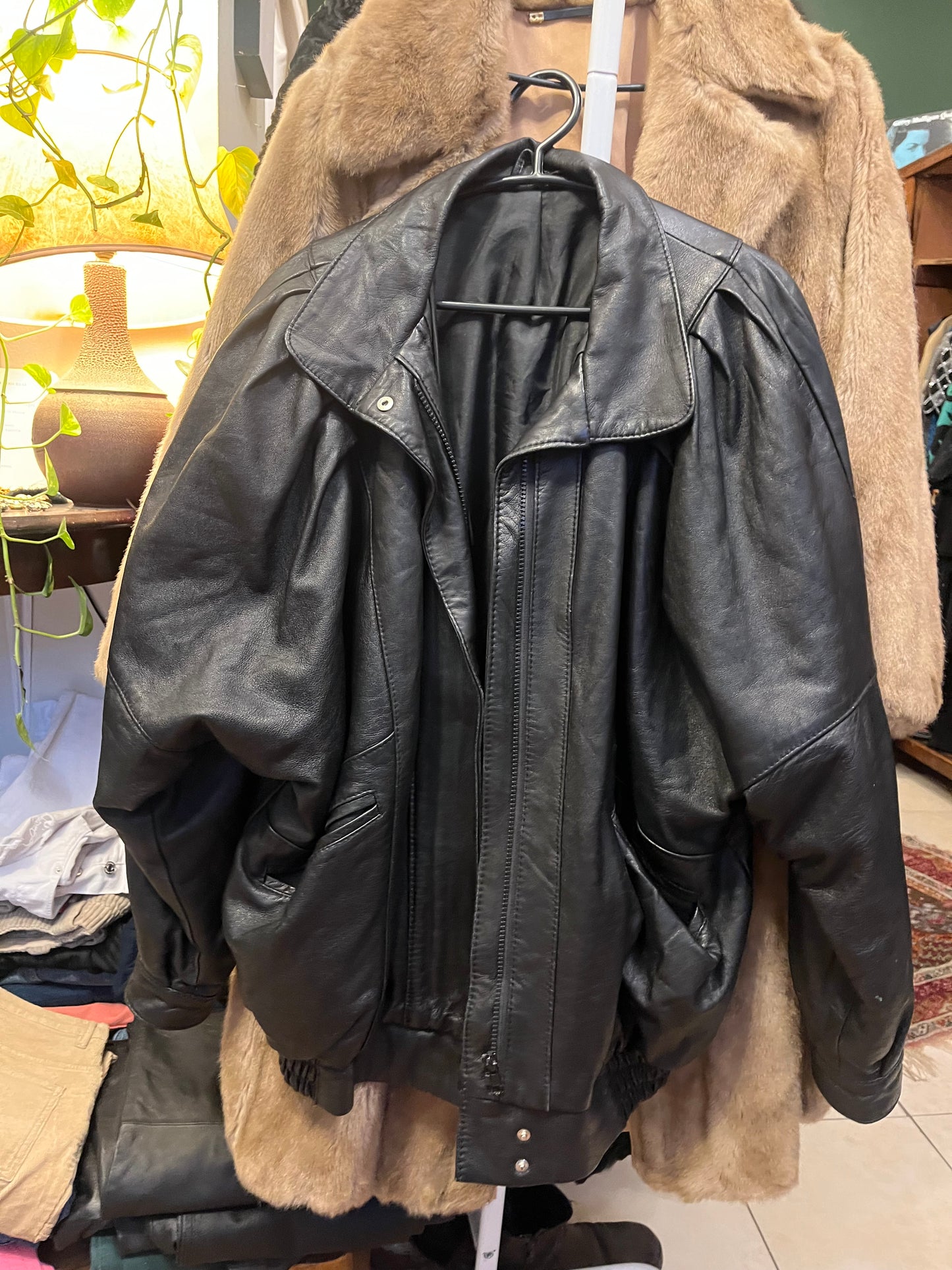 80s zip up two pocket genuine leather jacket .Fits best L .