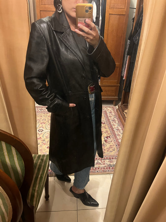 Genuine leather trench coat in black .Fits best S/M