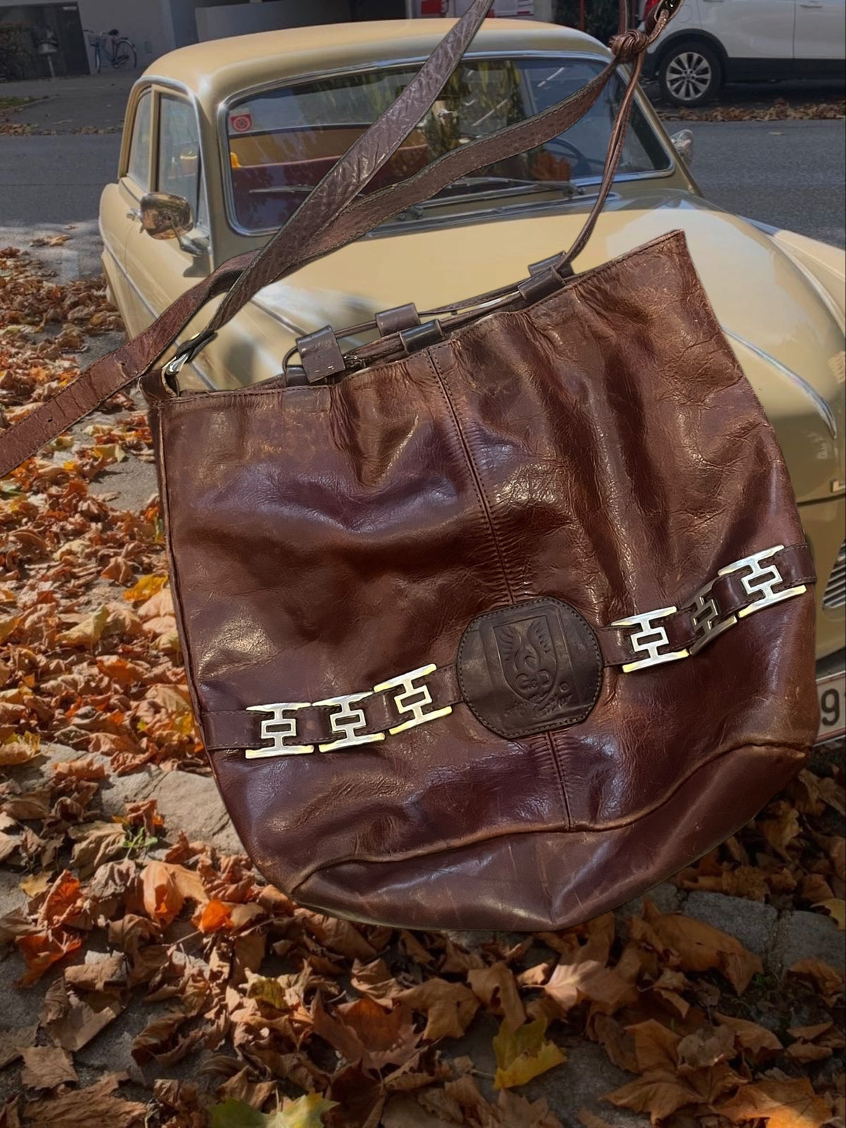 70s leather hang bag