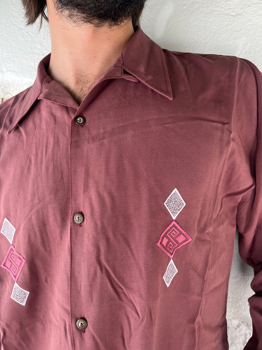 Vintage boys magenta patterned shirt .Fits best Boys M