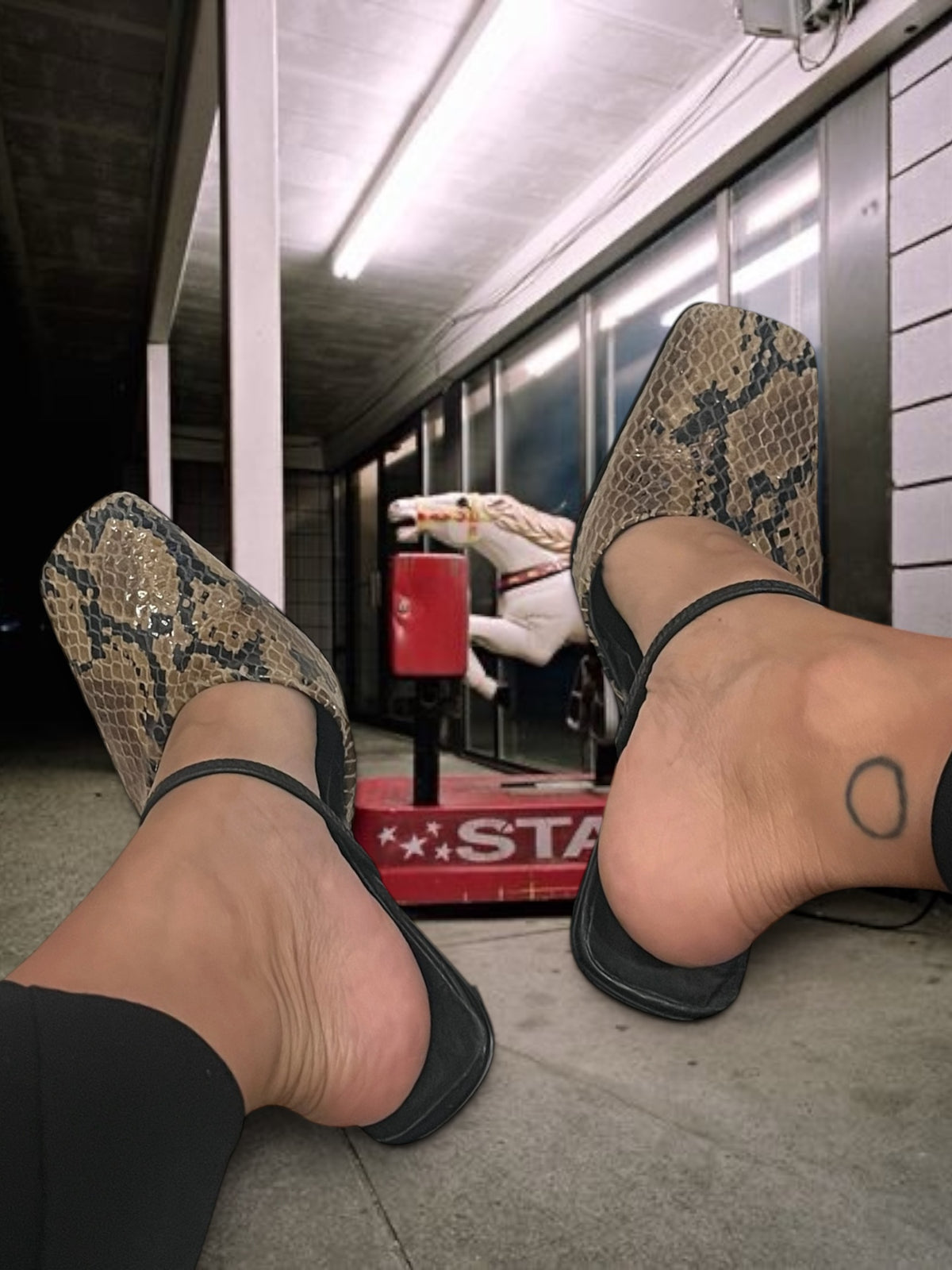 Snake print 90s mules