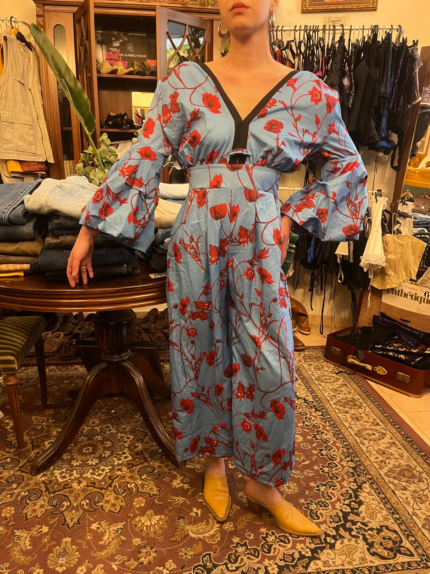 Vintage floral jumpsuit .Fits best S