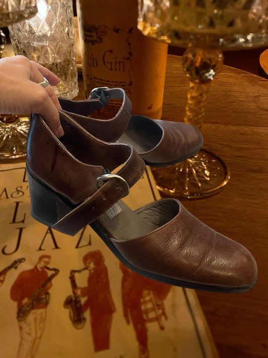 90s Mary Jane’s leather shoes