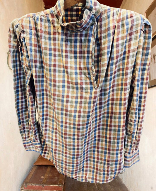 Plaid high neck 90s blouse.Fits best S/M .100% cotton