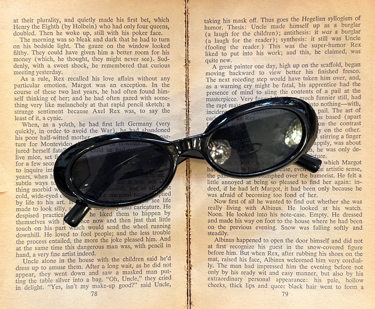 Black Vintage Sunnies