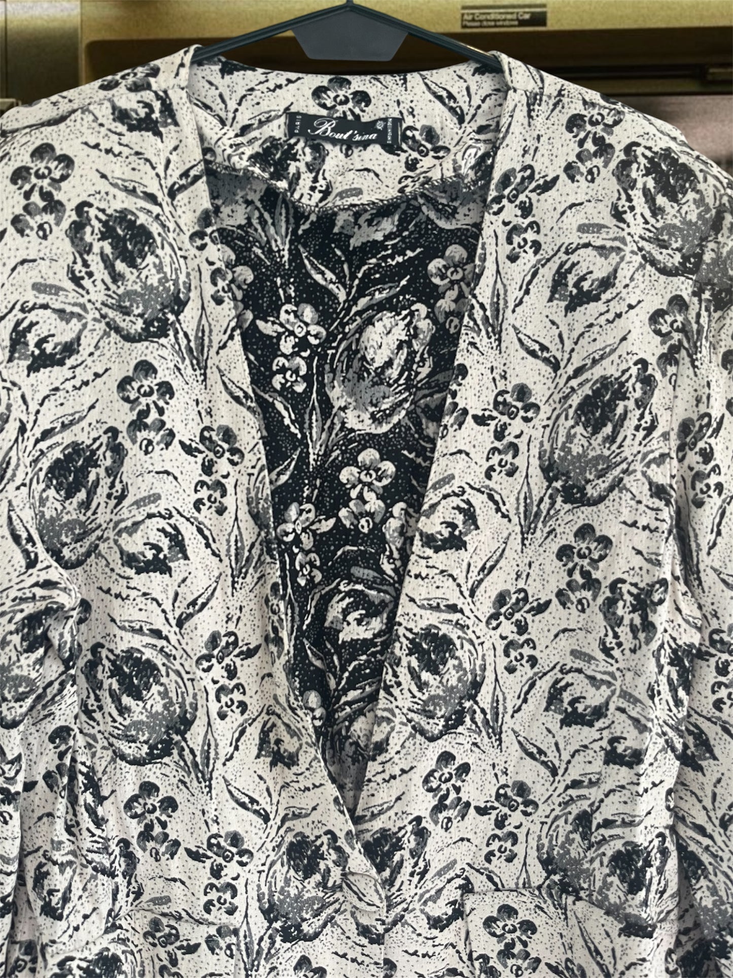 Vintage floral light blazer