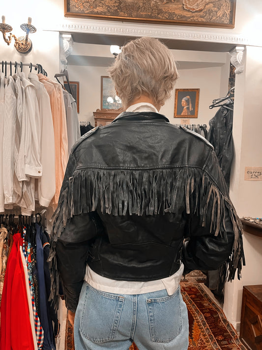 70s belted zip up genuine leather jacket with fringes 🖤Fits best M