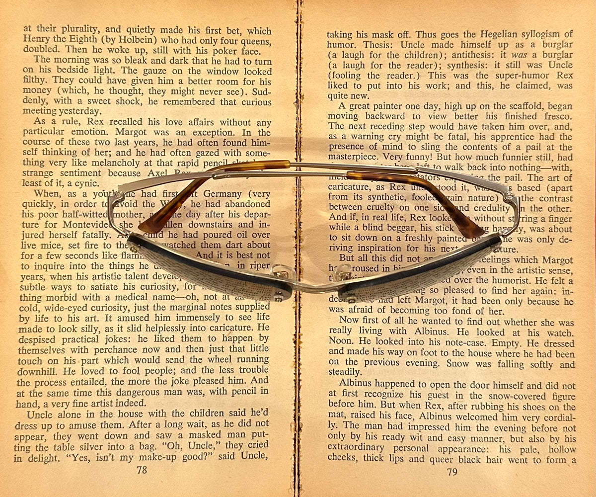 Vintage Aviator Sunglasses with Rhinestone Heart
