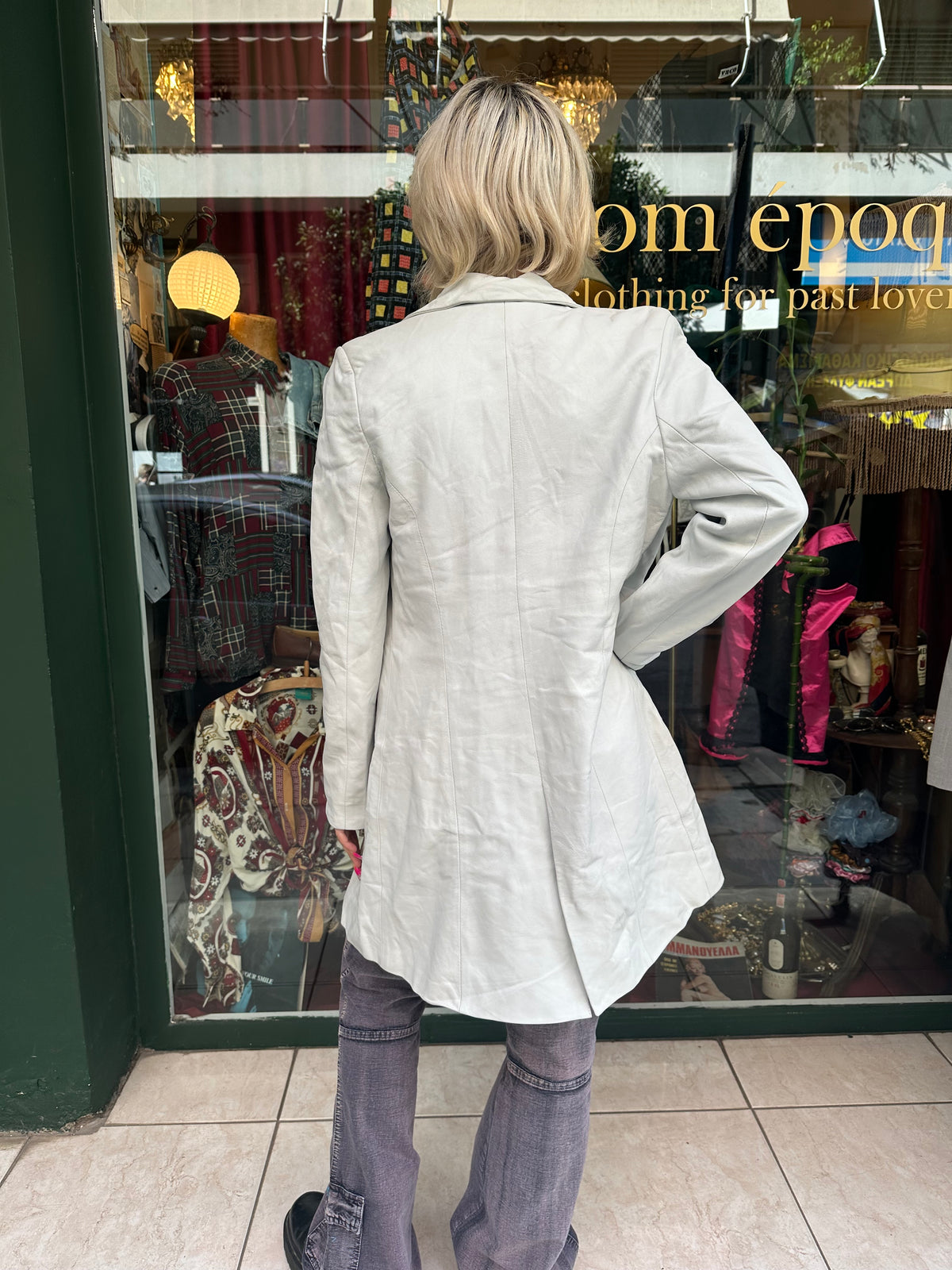 White Vintage Leather Trenchcoat