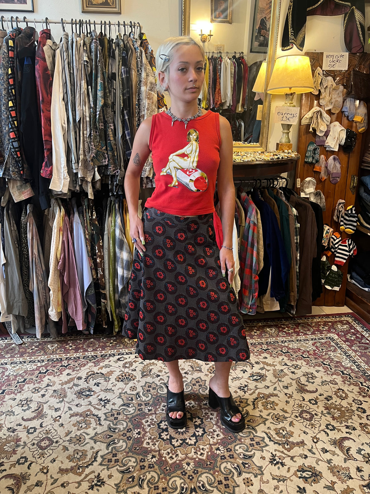 70s midi skirt .Fits best M in high waisted  fit or S /XS in super low rise