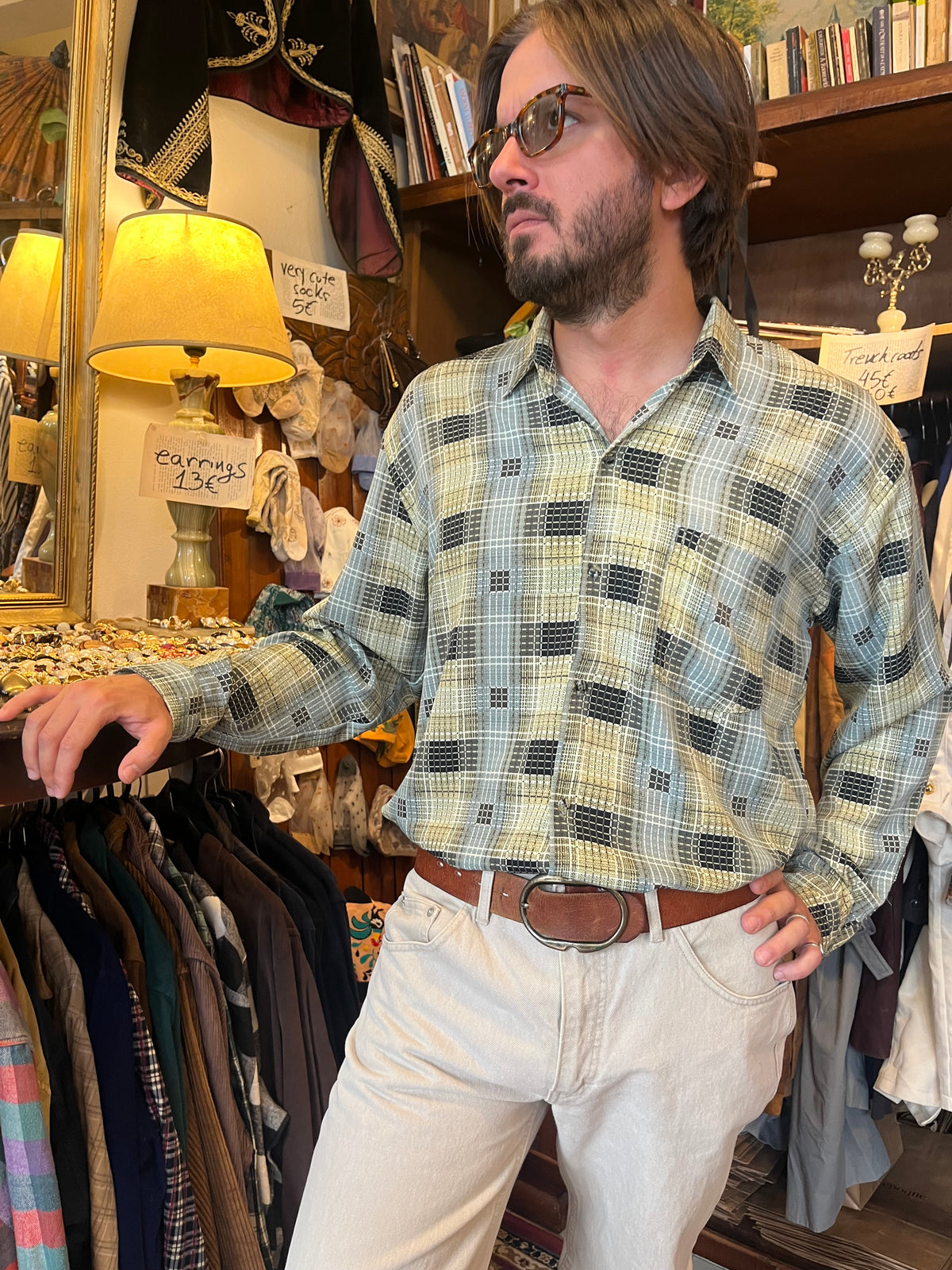 Vintage button up funky shirt