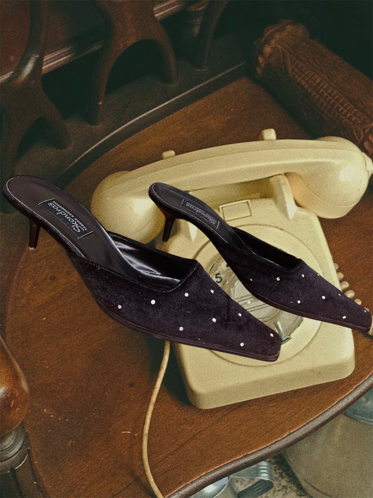 Velvet mules with strass
