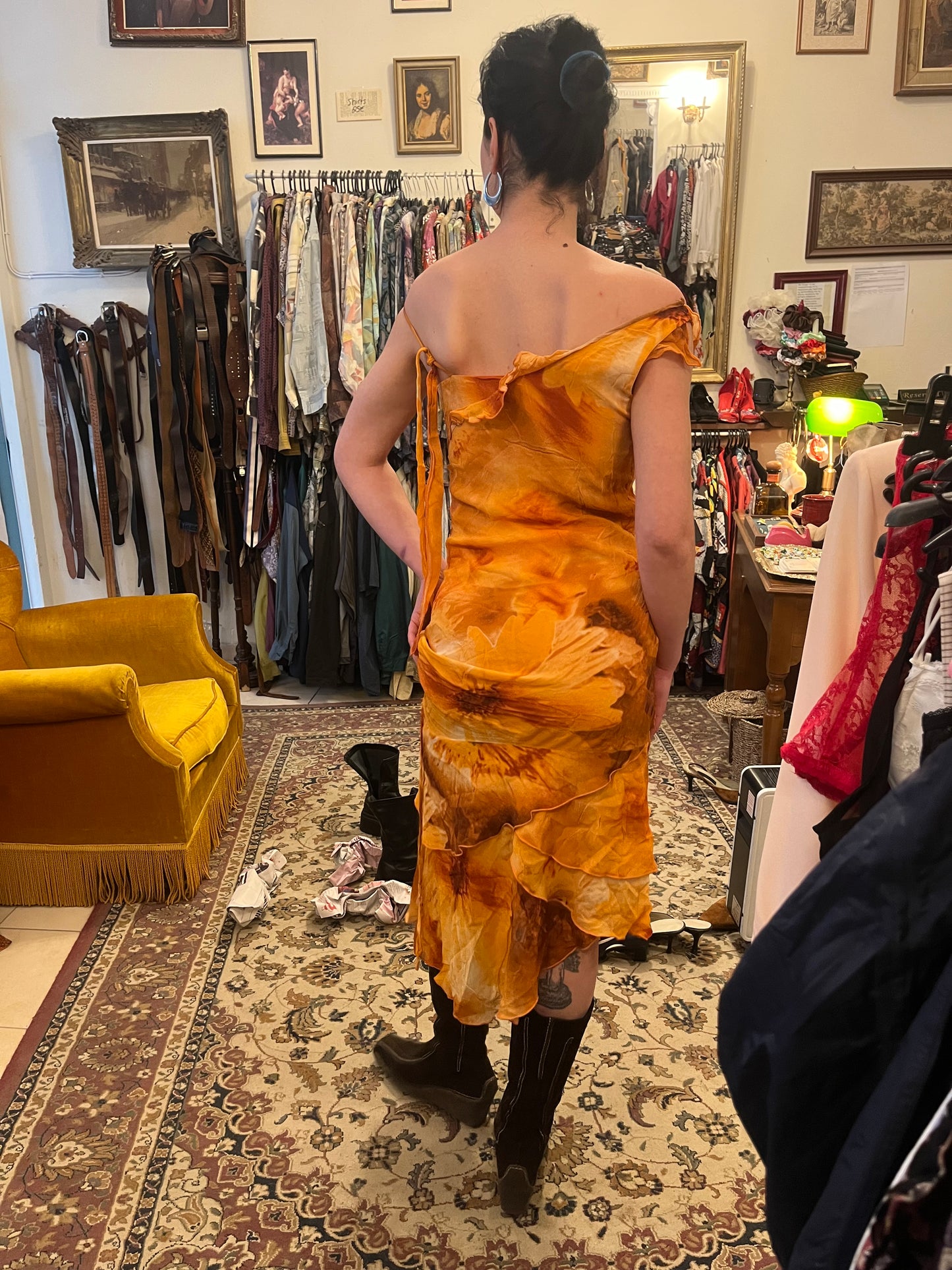 90s floral dress .Fits best M