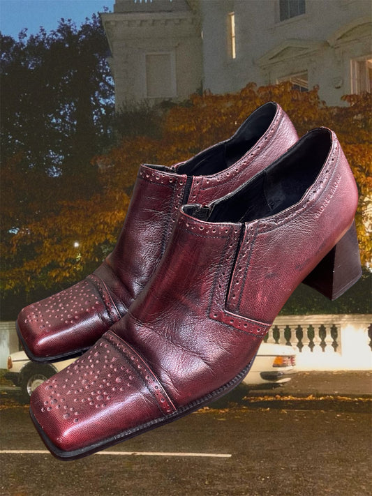 Leather heeled loafers