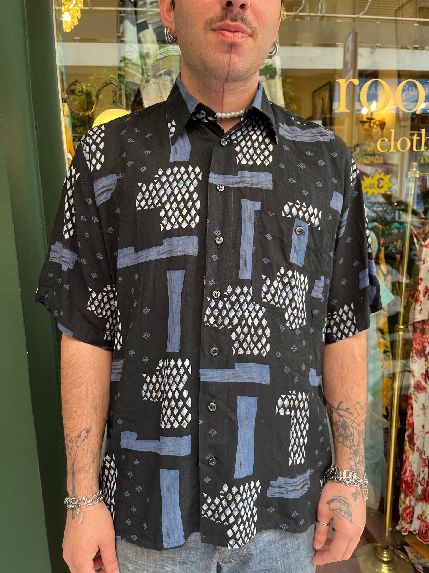 Vintage patterned button up shirt .Size L