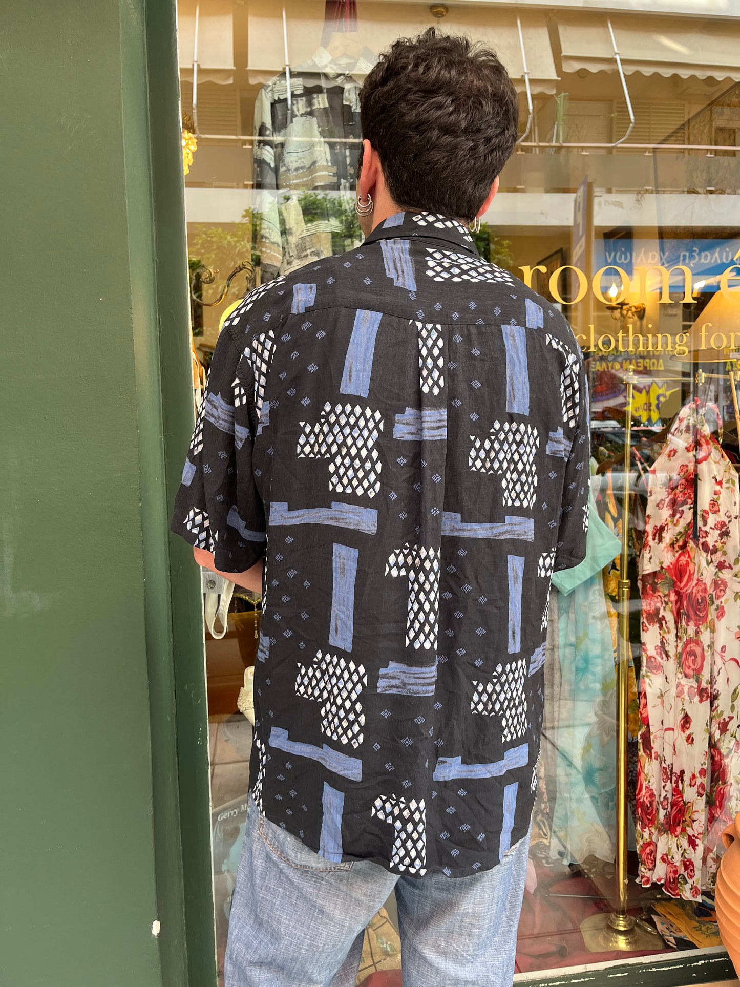 Vintage patterned button up shirt .Size L