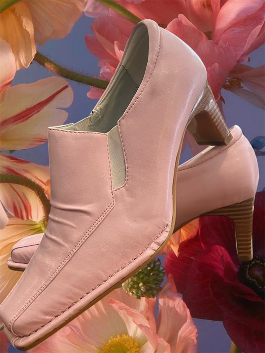 Unused baby pink heeled loafers .Size 40