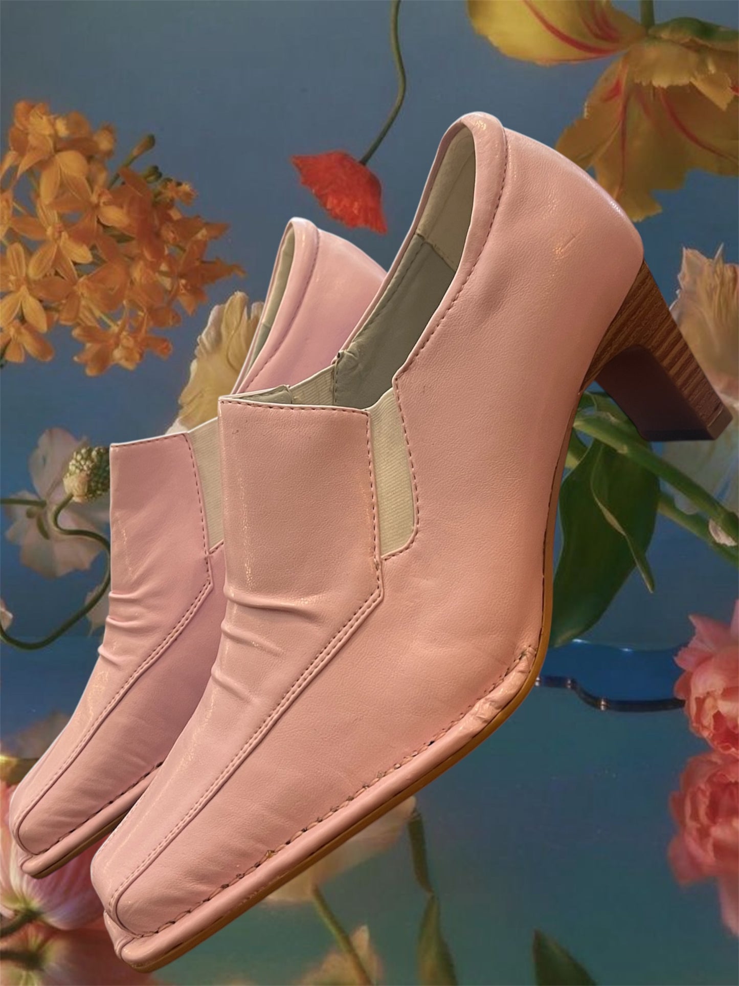 Unused baby pink heeled loafers .Size 40