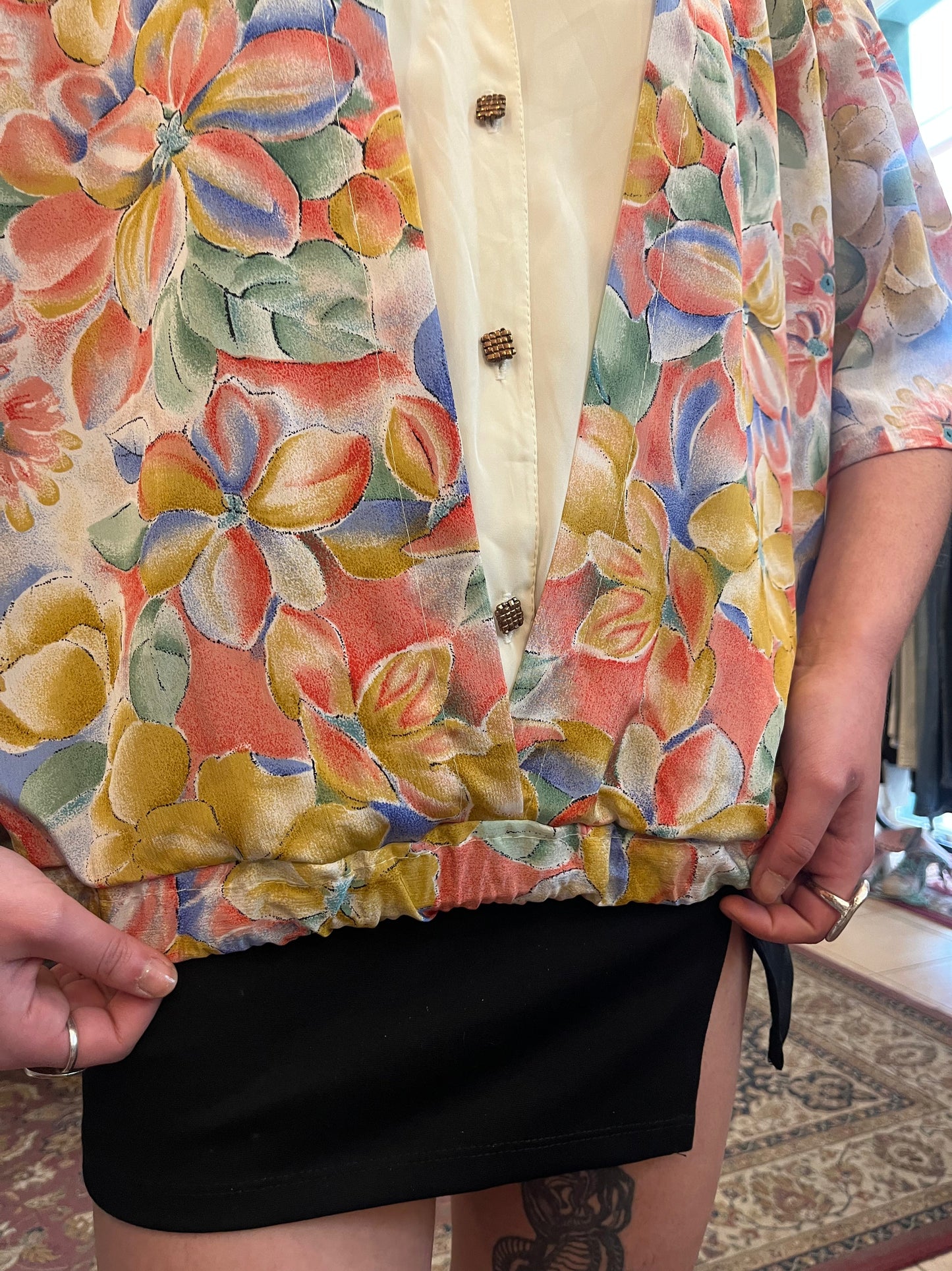 Floral button up shirt .Size L