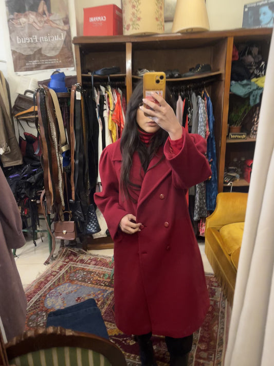 Vintage button up collared puffy sleeved coat in cherry red .Fits best M