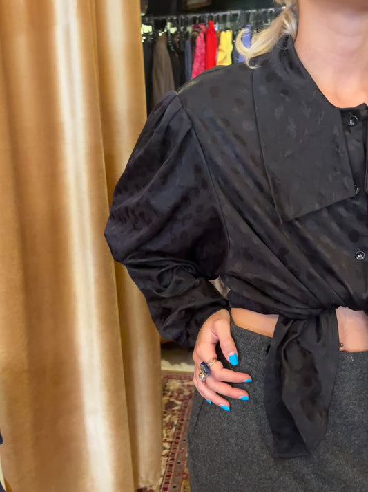 Vintage button up puffy sleeved shirt