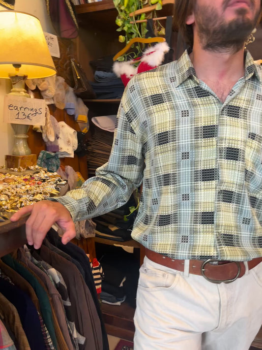 Vintage button up funky shirt